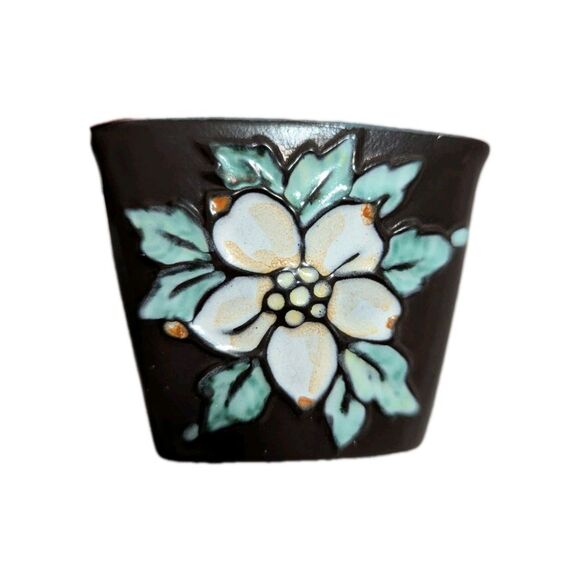 Hand Decor By Herta Gertz Vancouver Pottery #7105 Dogwood Small Triangle Dish - Picture 2 of 6